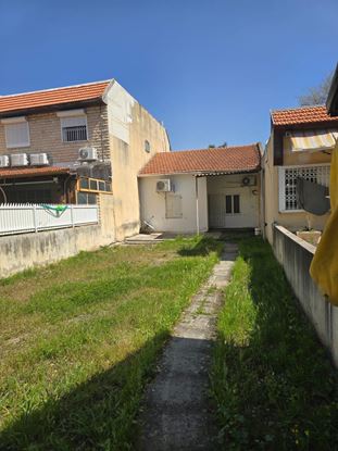 תמונה של למכירה בקרית ים א' - דירת 2.5 חד 60 מ"ר בנוי יושב על מגרש 260 מ"ר.